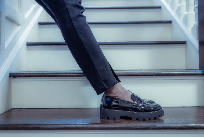 鞋子選不對(duì)傷膝傷腳傷關(guān)節(jié)！