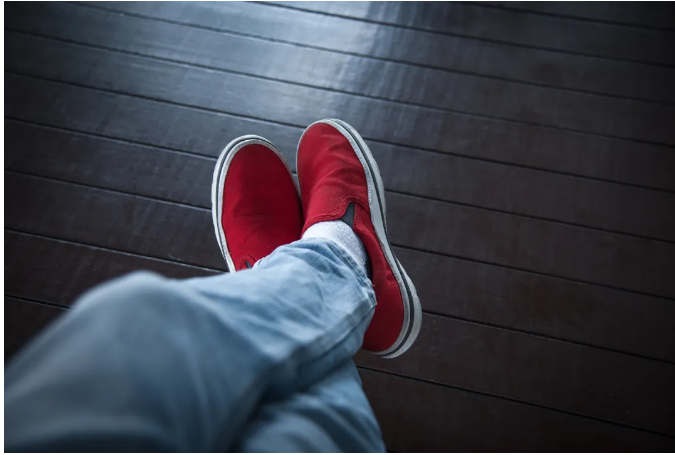 鞋子選不對(duì)傷膝傷腳傷關(guān)節(jié)！